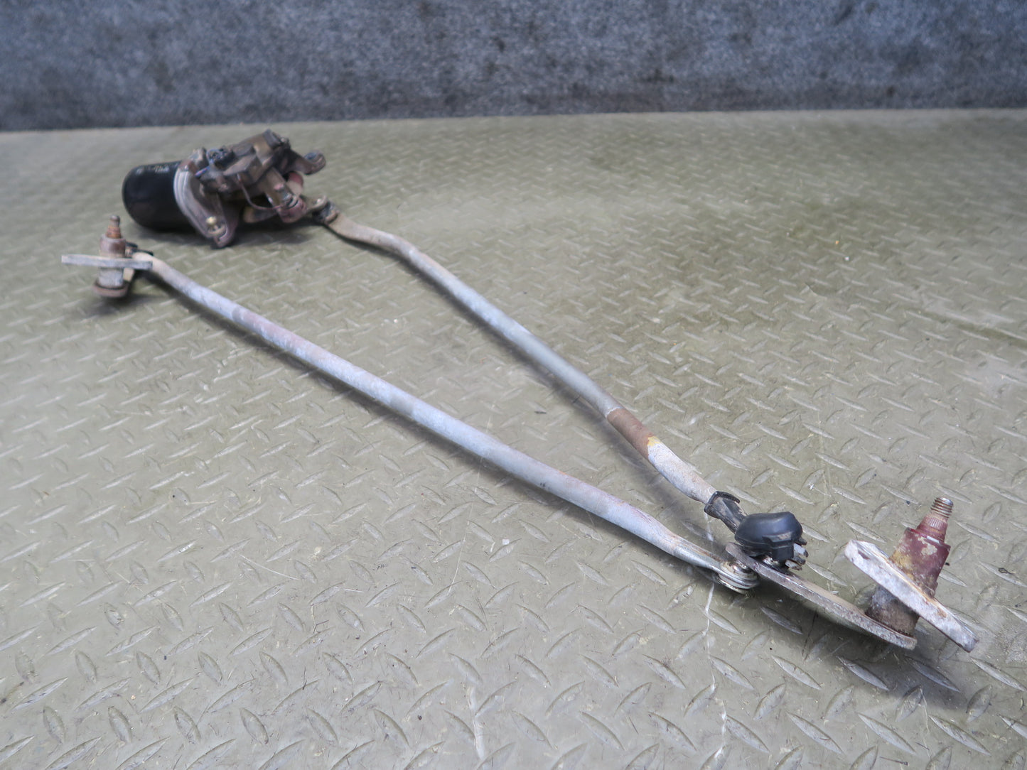 86-92 Toyota Supra MA70L Front Wiper Transmission Linkage w Motor OEM
