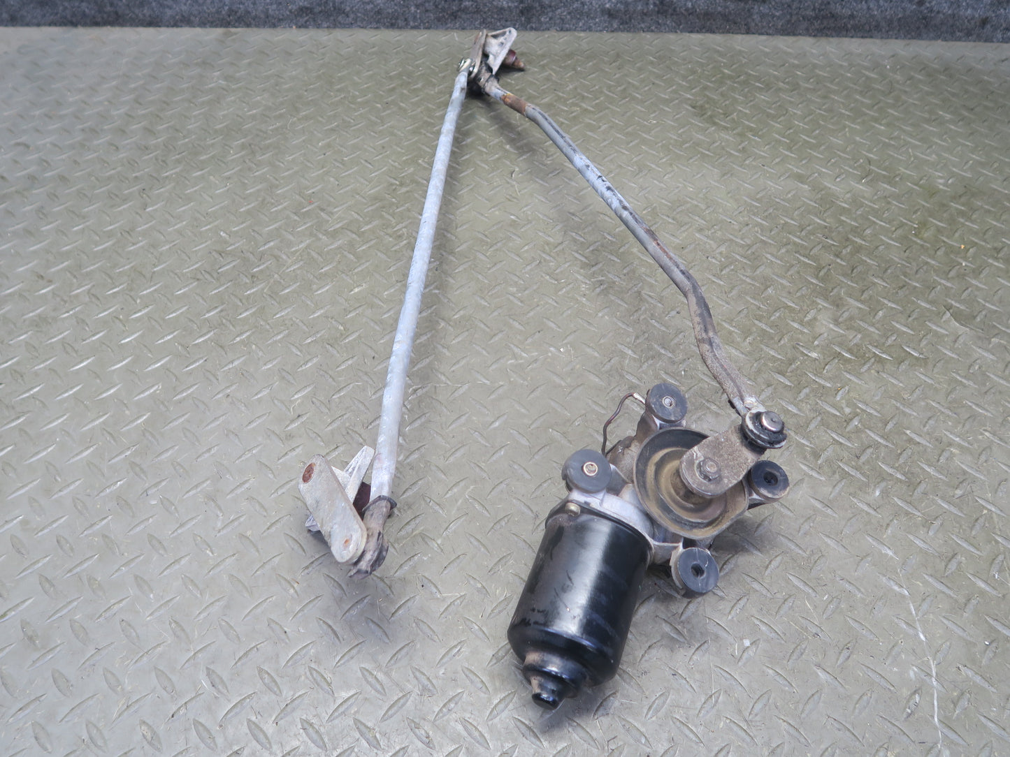 86-92 Toyota Supra MA70L Front Wiper Transmission Linkage w Motor OEM