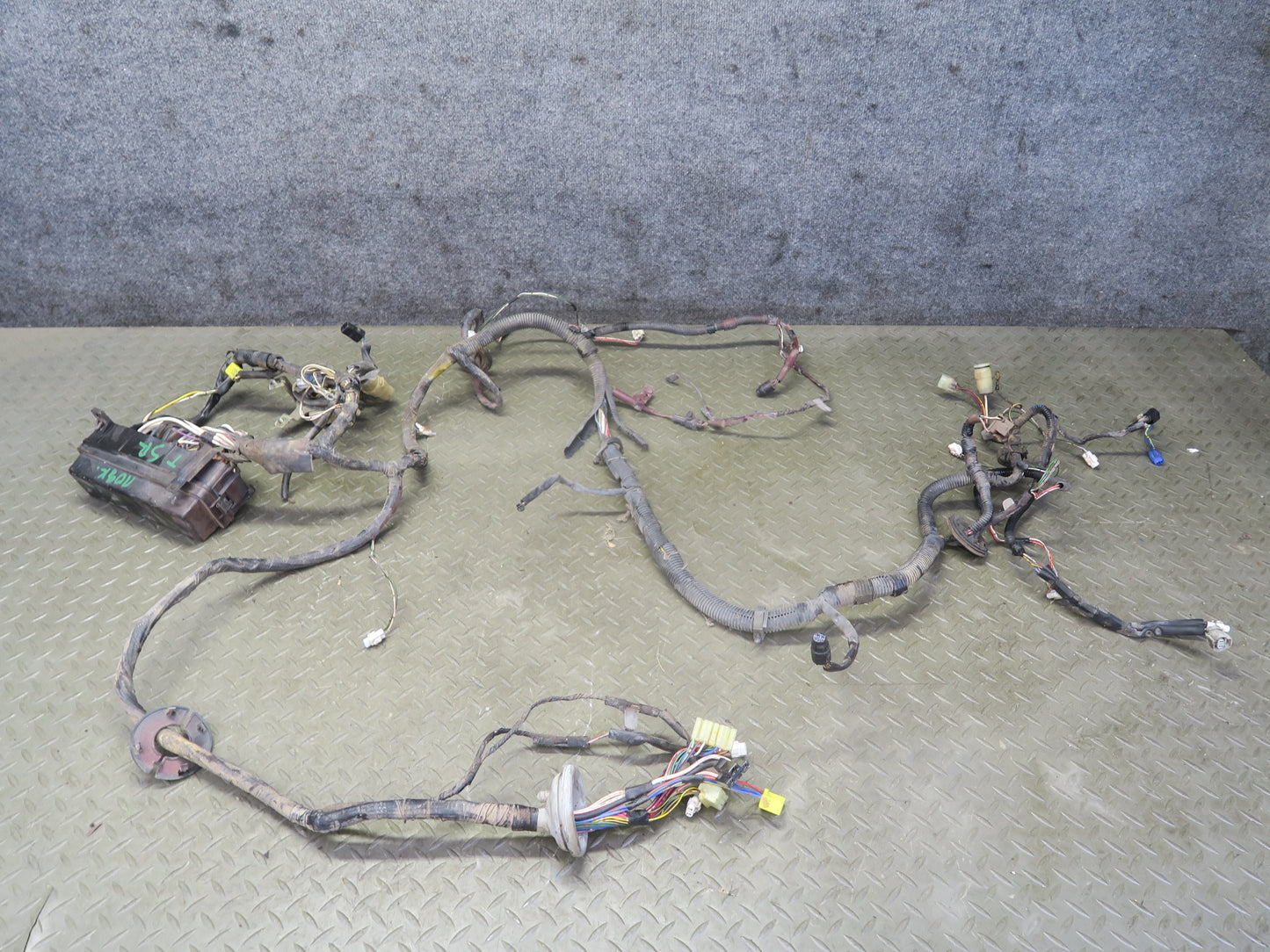 1986 Toyota Supra MA70L 7MGE Engine Bay Wire Wiring Harness w Fuse Relay Box OEM