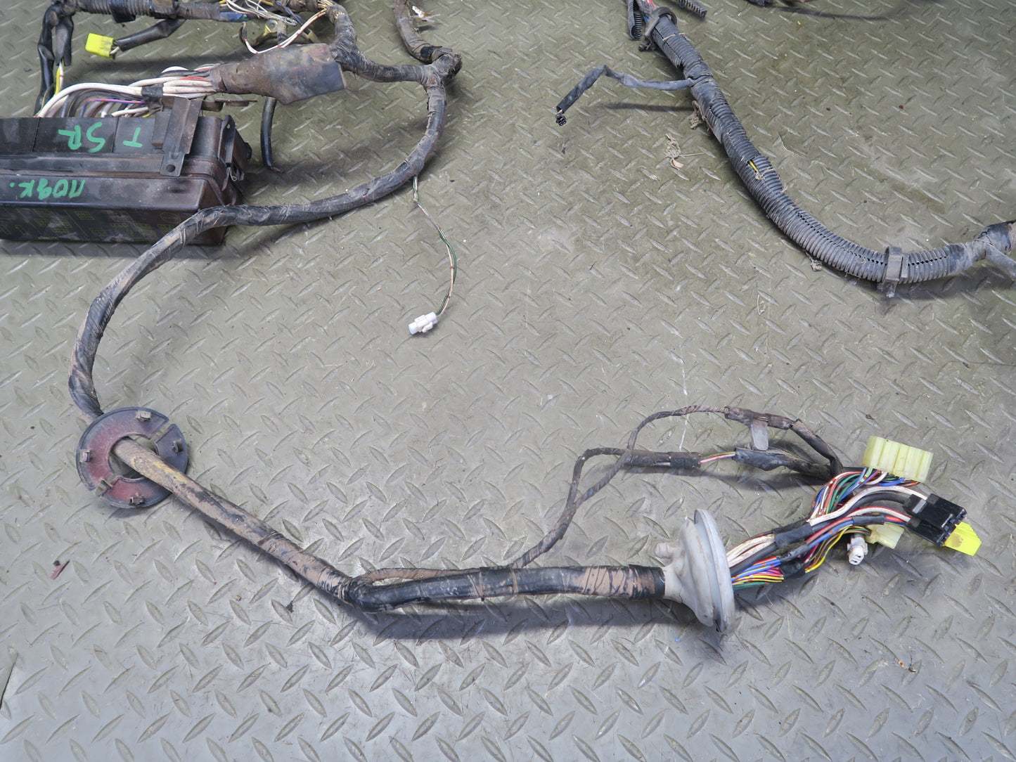 1986 Toyota Supra MA70L 7MGE Engine Bay Wire Wiring Harness w Fuse Relay Box OEM
