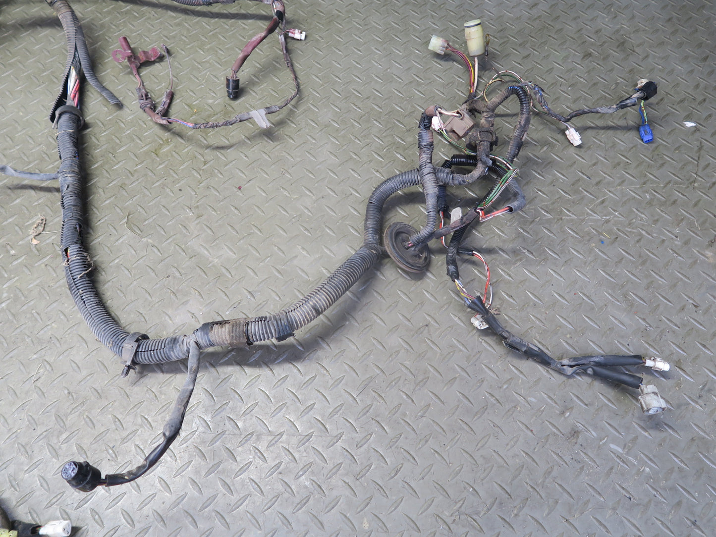 1986 Toyota Supra MA70L 7MGE Engine Bay Wire Wiring Harness w Fuse Relay Box OEM