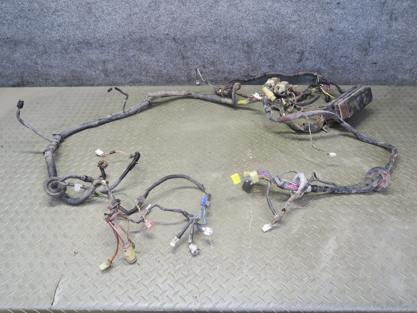 1986 Toyota Supra MA70L 7MGE Engine Bay Wire Wiring Harness w Fuse Relay Box OEM