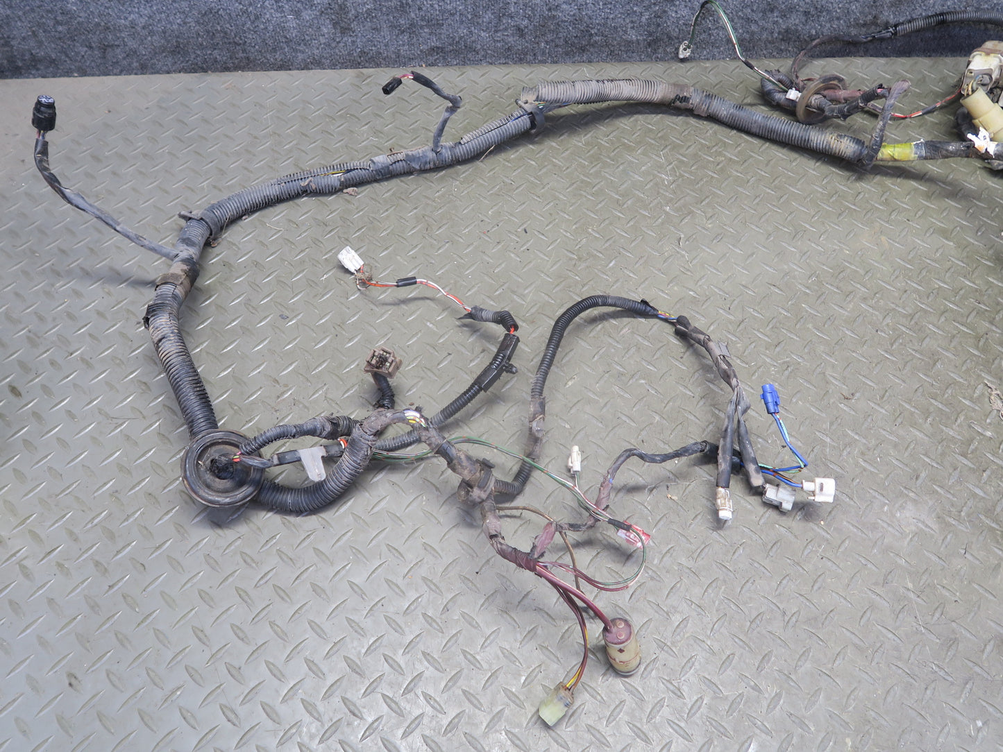 1986 Toyota Supra MA70L 7MGE Engine Bay Wire Wiring Harness w Fuse Relay Box OEM