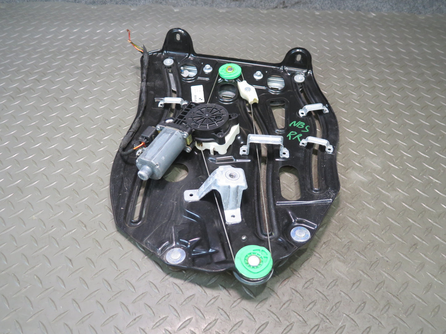 2006-2010 BMW E64 M6 Convertible Rear Right Quarter Window Regulator w Motor