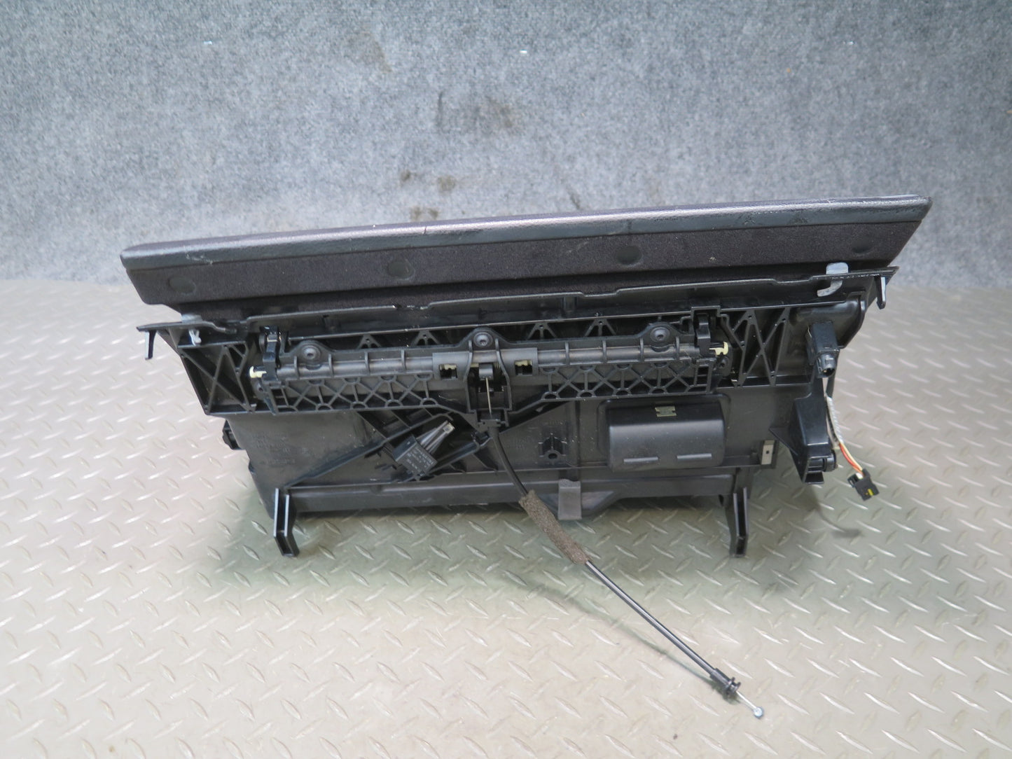 2006-2010 BMW E63 E64 M6 Dash Front Right Glove Box Compartment Storage