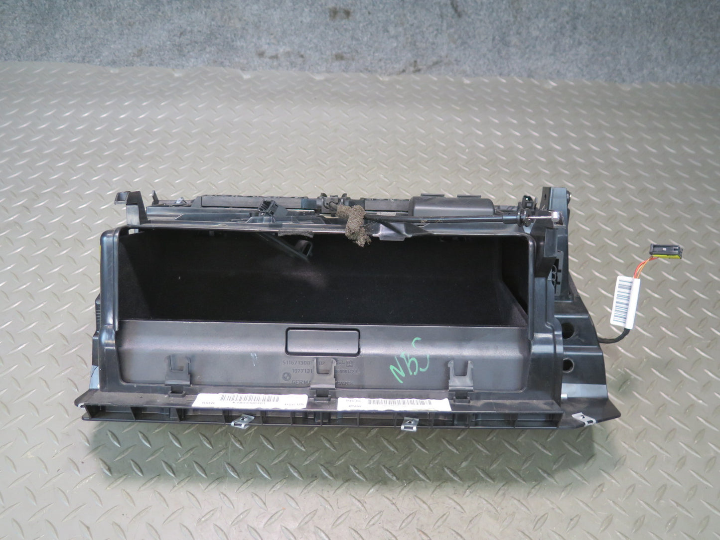 2006-2010 BMW E63 E64 M6 Dash Front Right Glove Box Compartment Storage