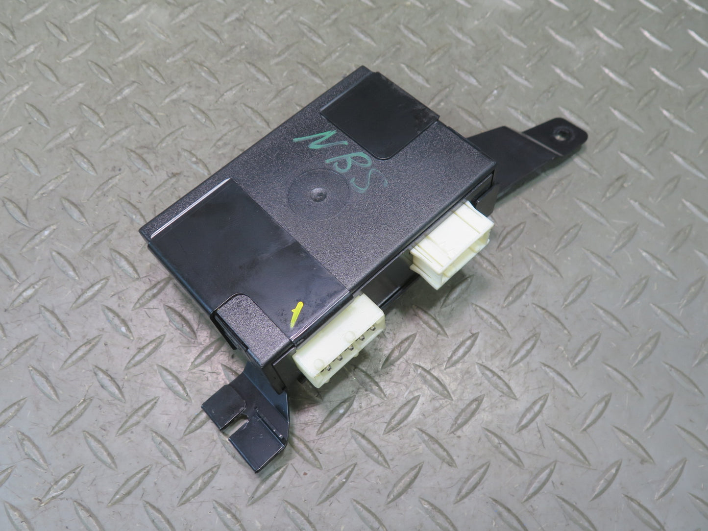 2006-2010 BMW E63 E64 M6 Suspension Damping Control Module