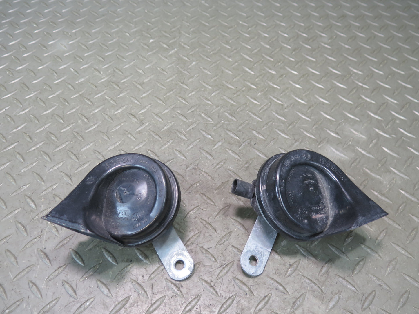 2006-2010 BMW E63 E64 M6 High & Low Tone Note Pith Horn Signal Set of 2