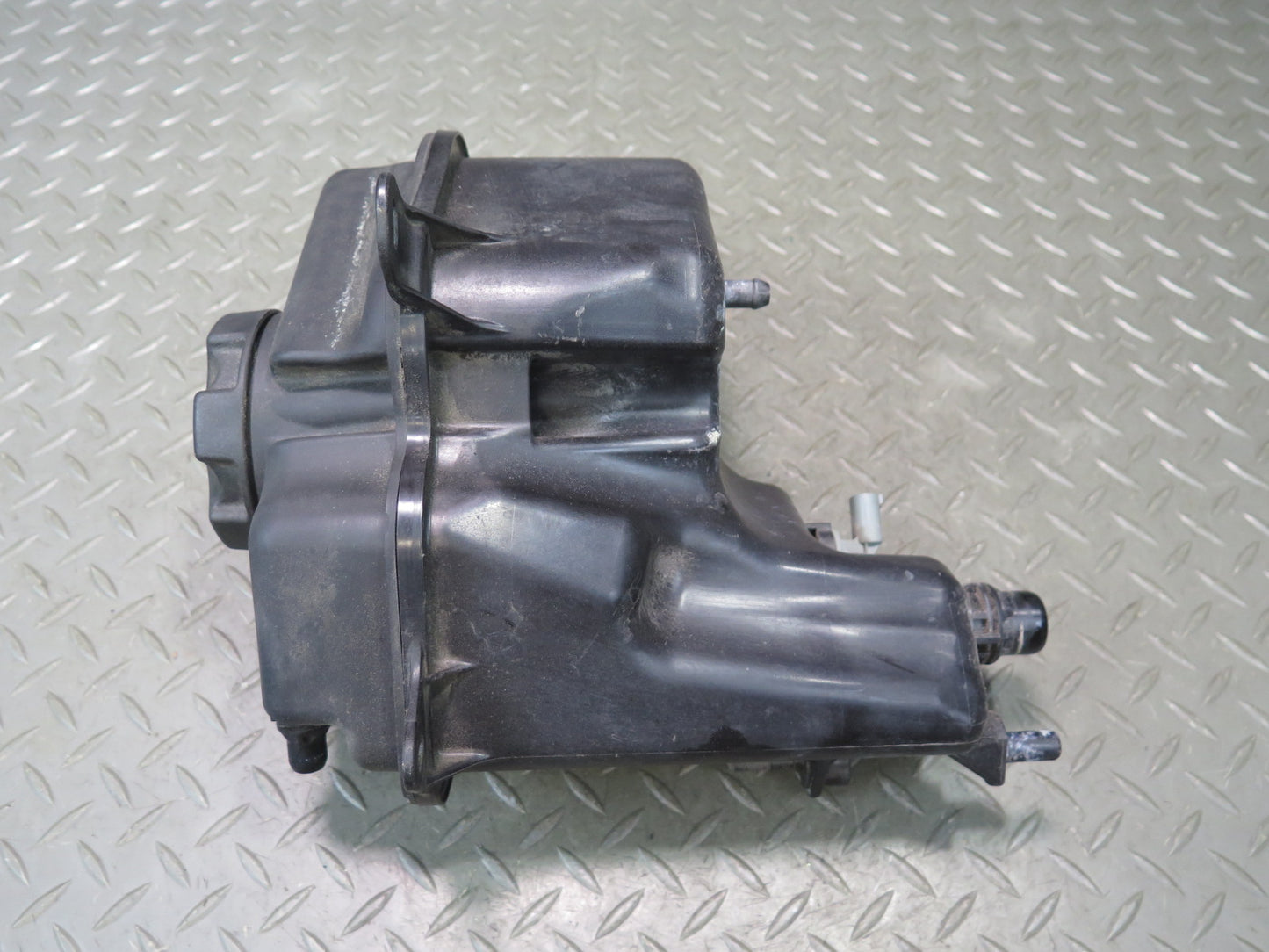 2006-2010 BMW E63 E64 M6 Engine Coolant Expansion Overflow Reservoir Tank