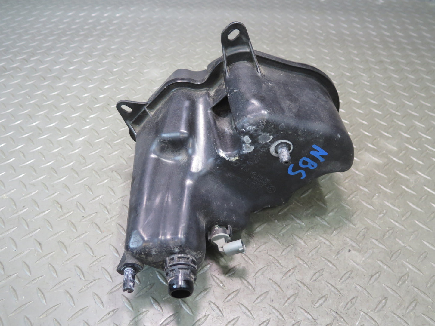 2006-2010 BMW E63 E64 M6 Engine Coolant Expansion Overflow Reservoir Tank