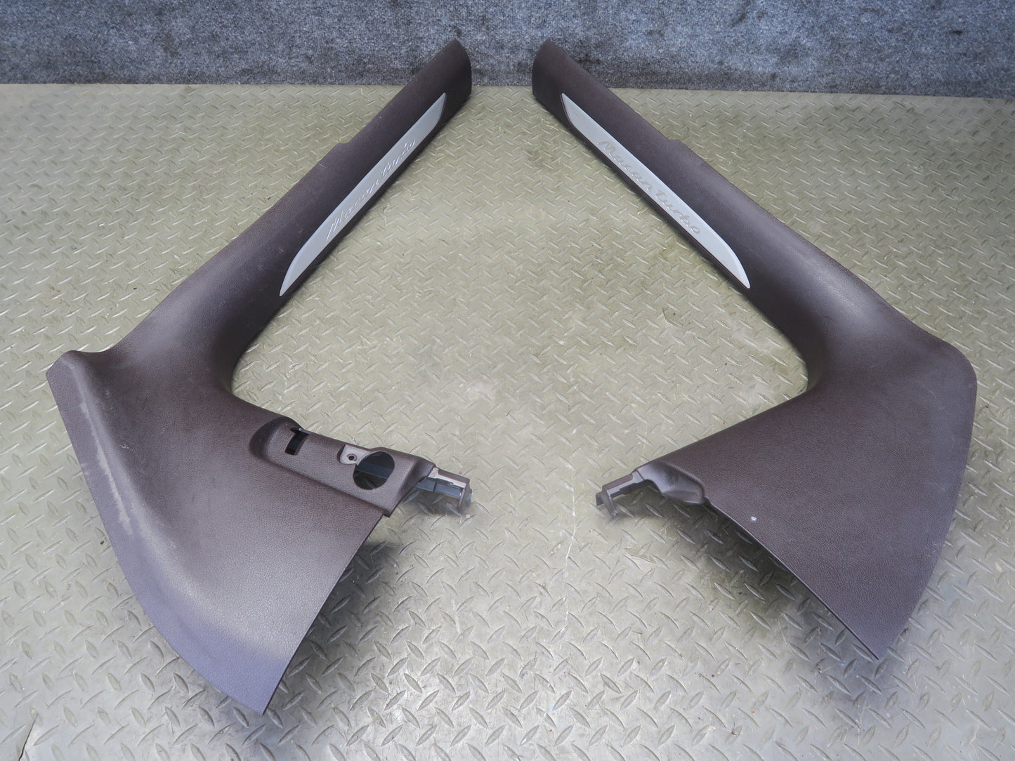2015-2018 Porsche Macan Turbo Front Left & Right Door Scuff Sill Trim Panel Set