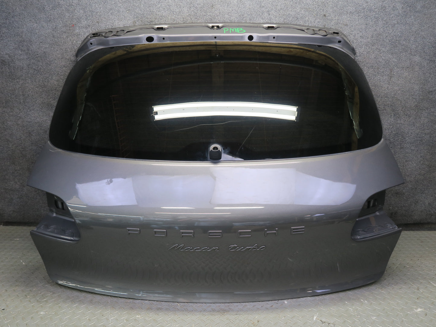 2015-2018 Porsche Macan Rear Trunk Lid Tail Gate W/ Glass Assembly Gray