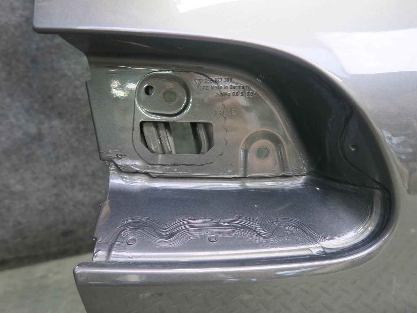 2015-2018 Porsche Macan Rear Trunk Lid Tail Gate W/ Glass Assembly Gray