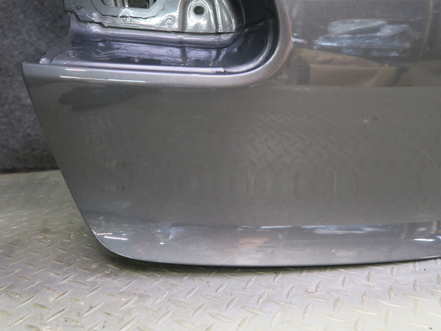 2015-2018 Porsche Macan Rear Trunk Lid Tail Gate W/ Glass Assembly Gray