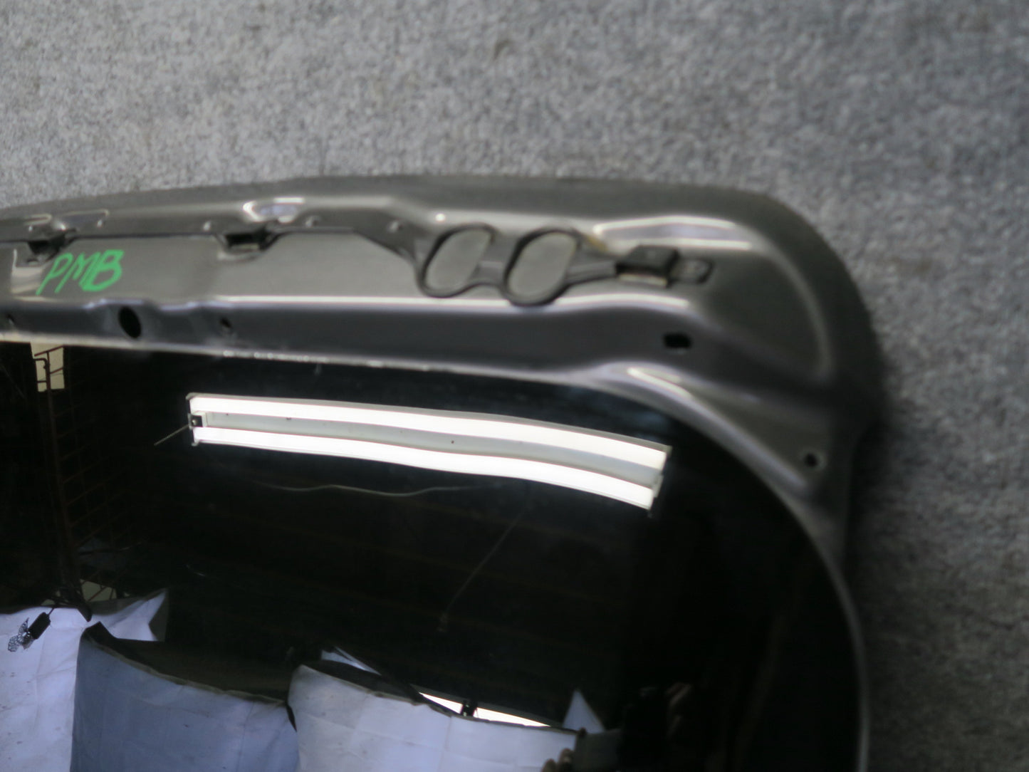 2015-2018 Porsche Macan Rear Trunk Lid Tail Gate W/ Glass Assembly Gray