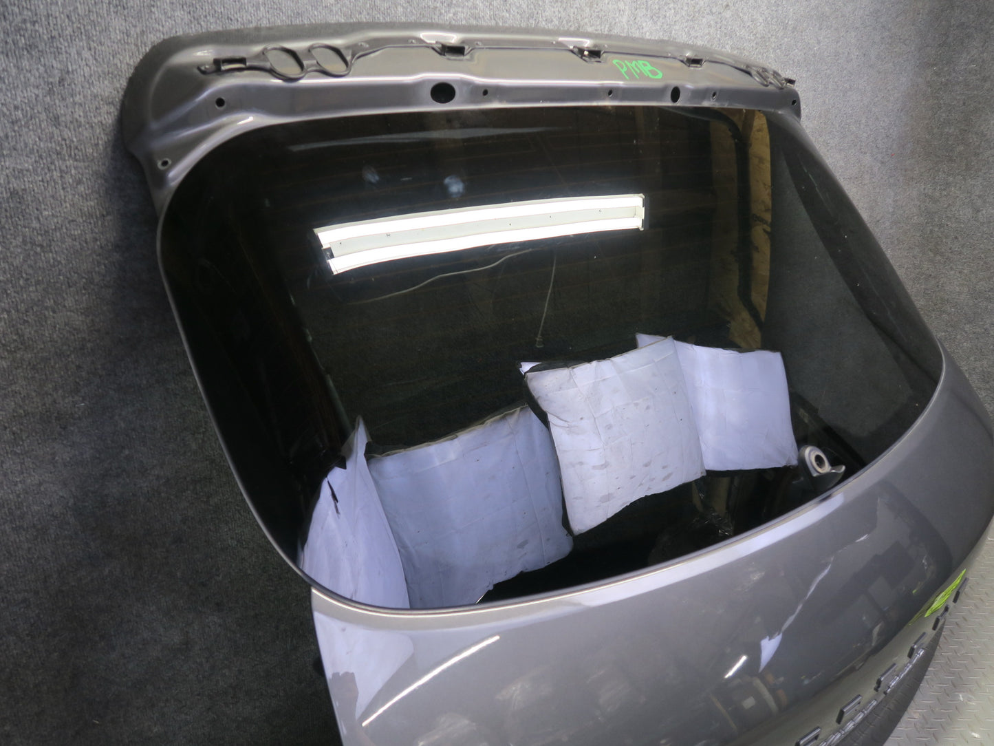 2015-2018 Porsche Macan Rear Trunk Lid Tail Gate W/ Glass Assembly Gray