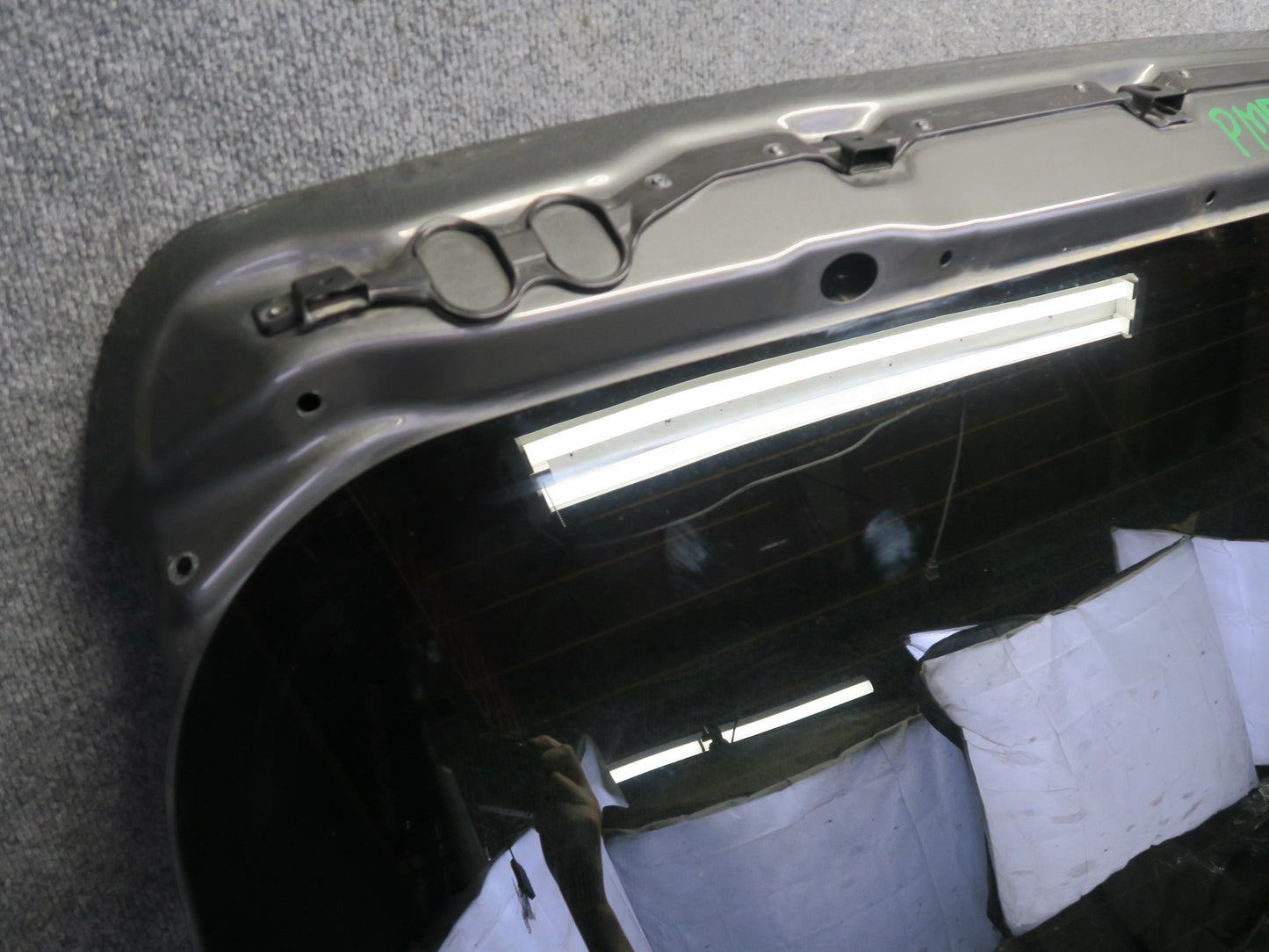 2015-2018 Porsche Macan Rear Trunk Lid Tail Gate W/ Glass Assembly Gray