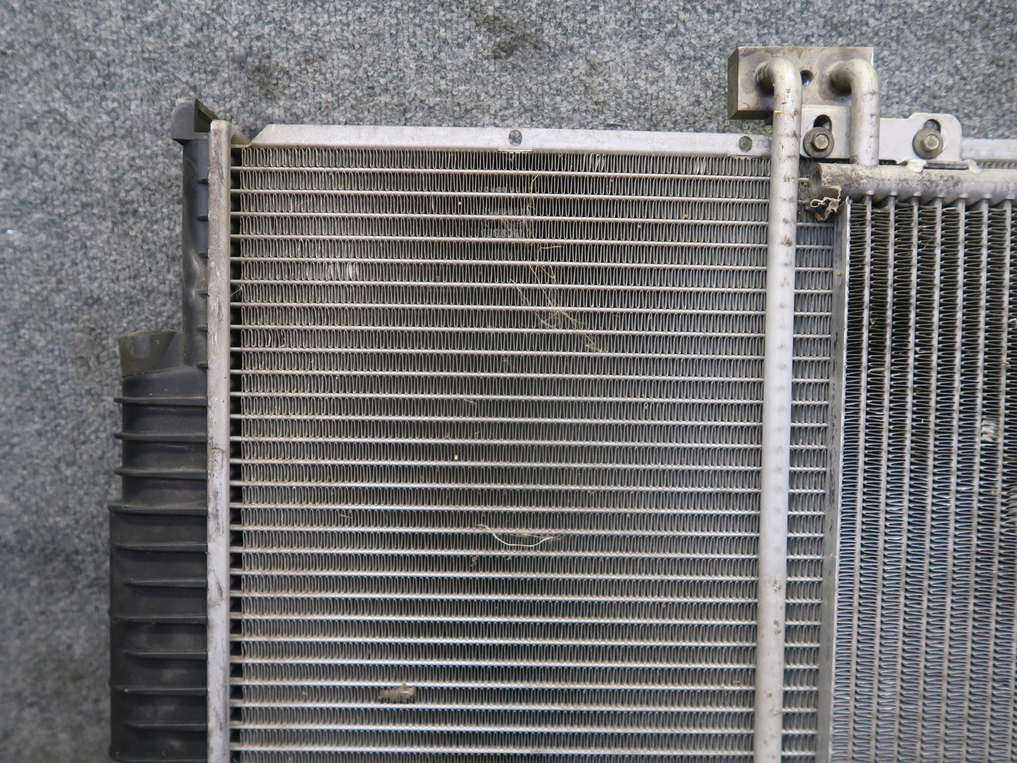 96-99 BMW E36 328iC M52 2.8L A/T Engine Cooling Radiator w Oil Cooler OEM