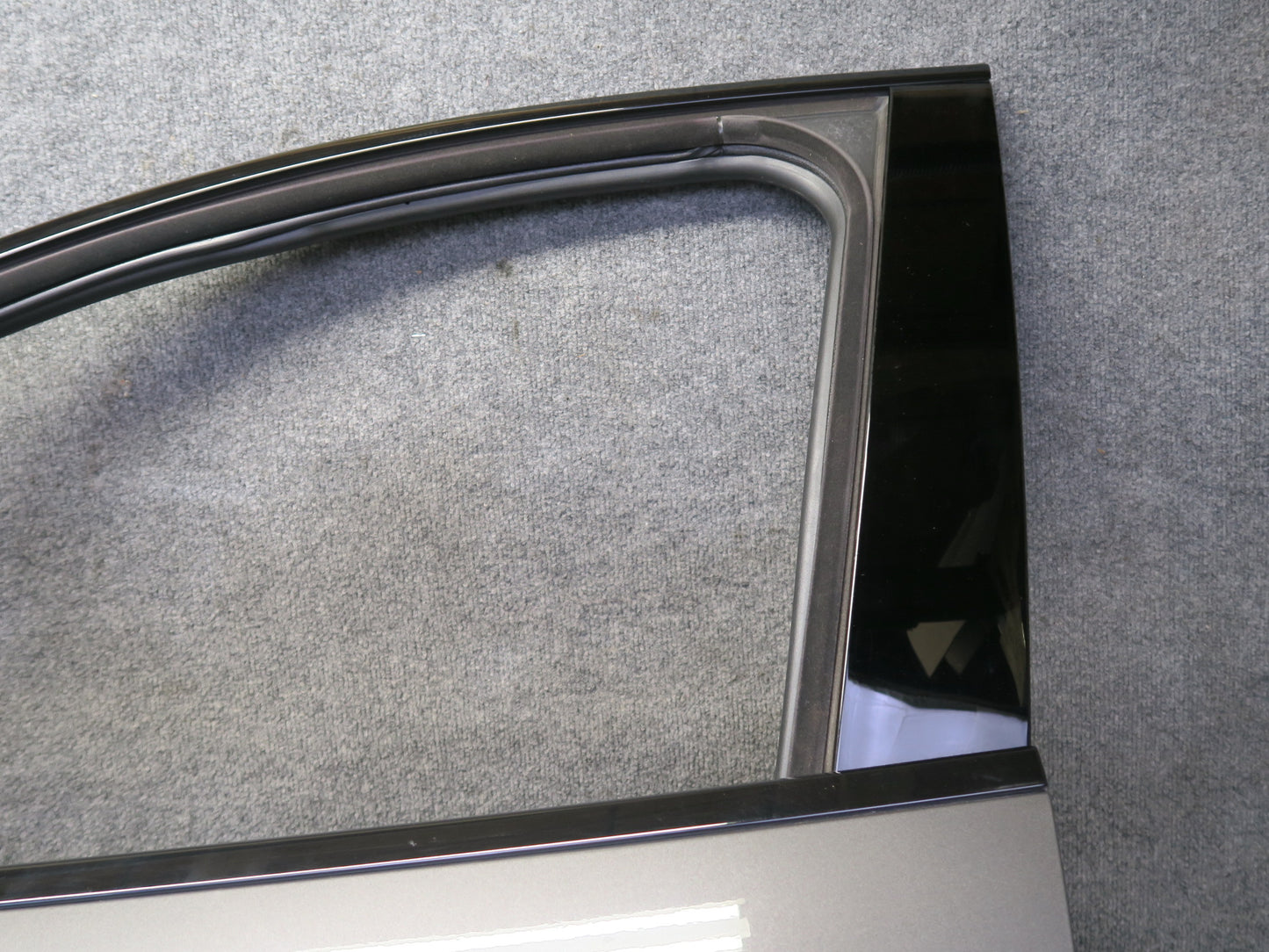 2015-2018 Porsche Macan Front Left Driver Side Door Shell Panel Gray