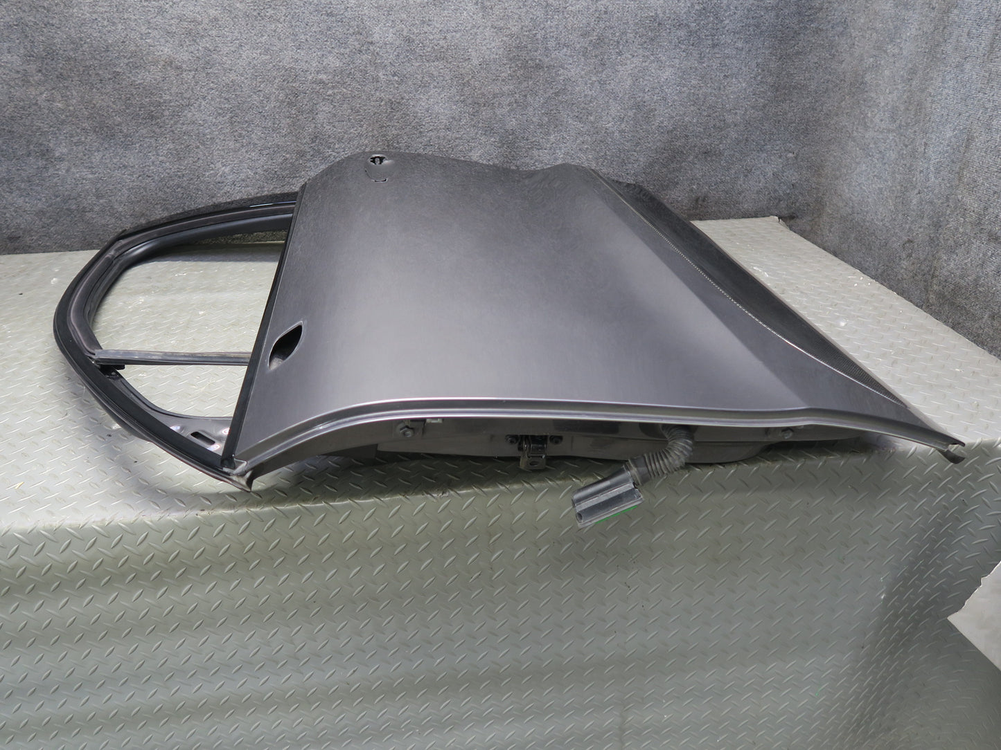 2015-2018 Porsche Macan Front Left Driver Side Door Shell Panel Gray