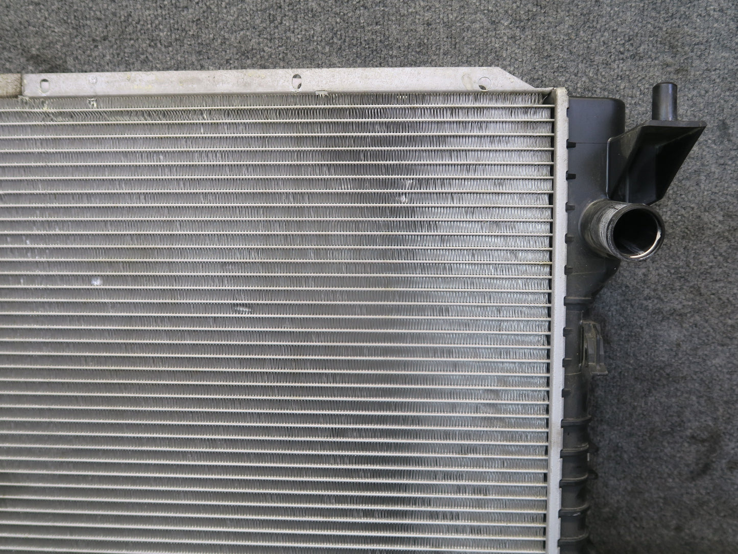 02-05 Ford Thunderbird 3.9L Engine Cooling Radiator 33K Miles OEM