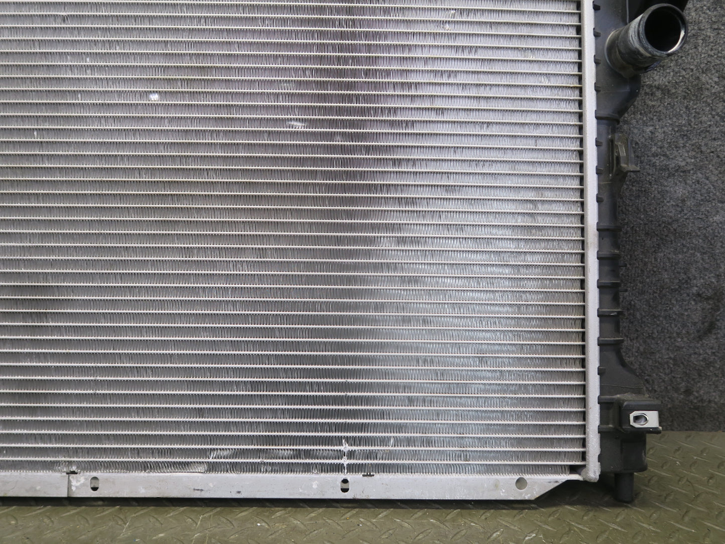 02-05 Ford Thunderbird 3.9L Engine Cooling Radiator 33K Miles OEM