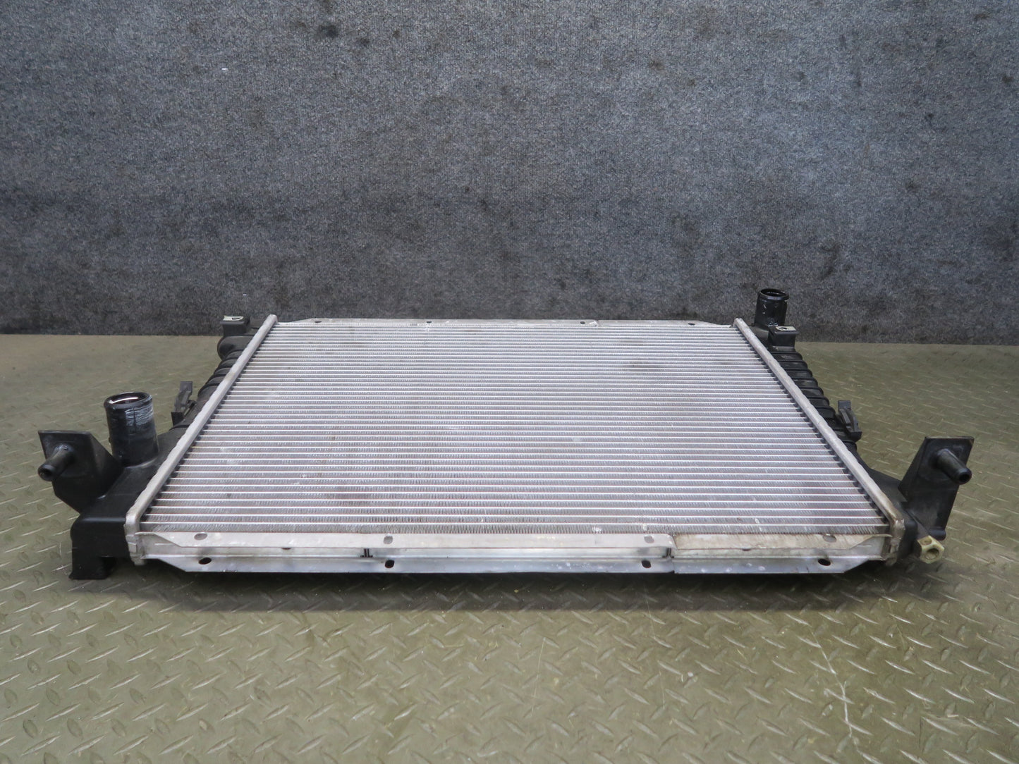 02-05 Ford Thunderbird 3.9L Engine Cooling Radiator 33K Miles OEM