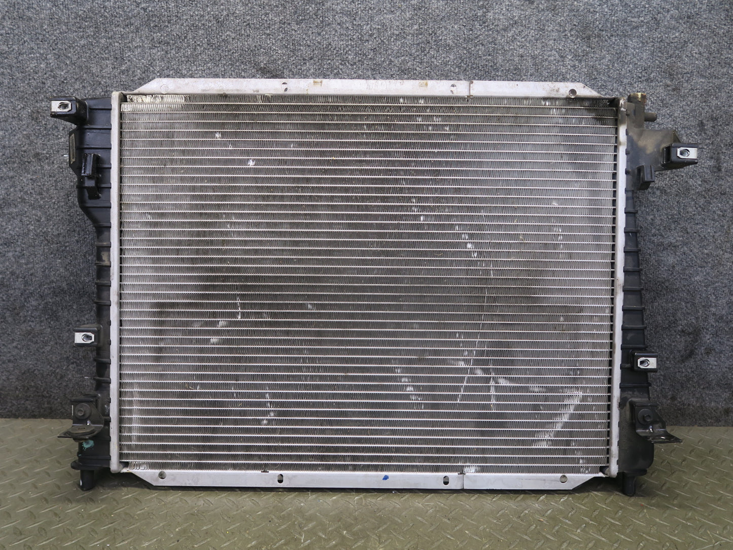 02-05 Ford Thunderbird 3.9L Engine Cooling Radiator 33K Miles OEM