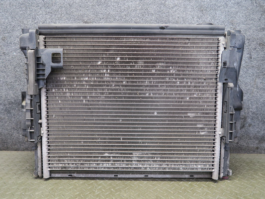 03-08 BMW E85 Z4 N52 3.0L A/T Radiator Condenser Fan Motor Expansion Tank OEM