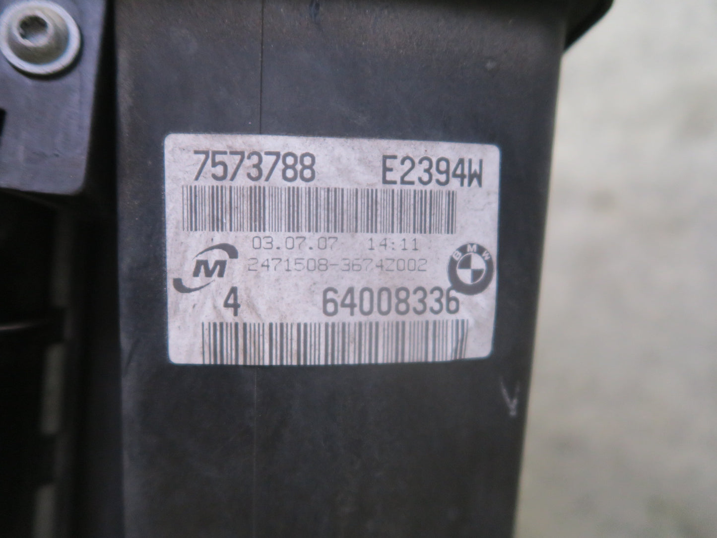 03-08 BMW E85 Z4 N52 3.0L A/T Radiator Condenser Fan Motor Expansion Tank OEM