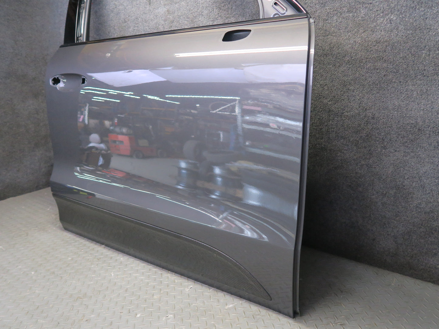 2015-2018 Porsche Macan Front Right Passenger Side Door Shell Panel Gray