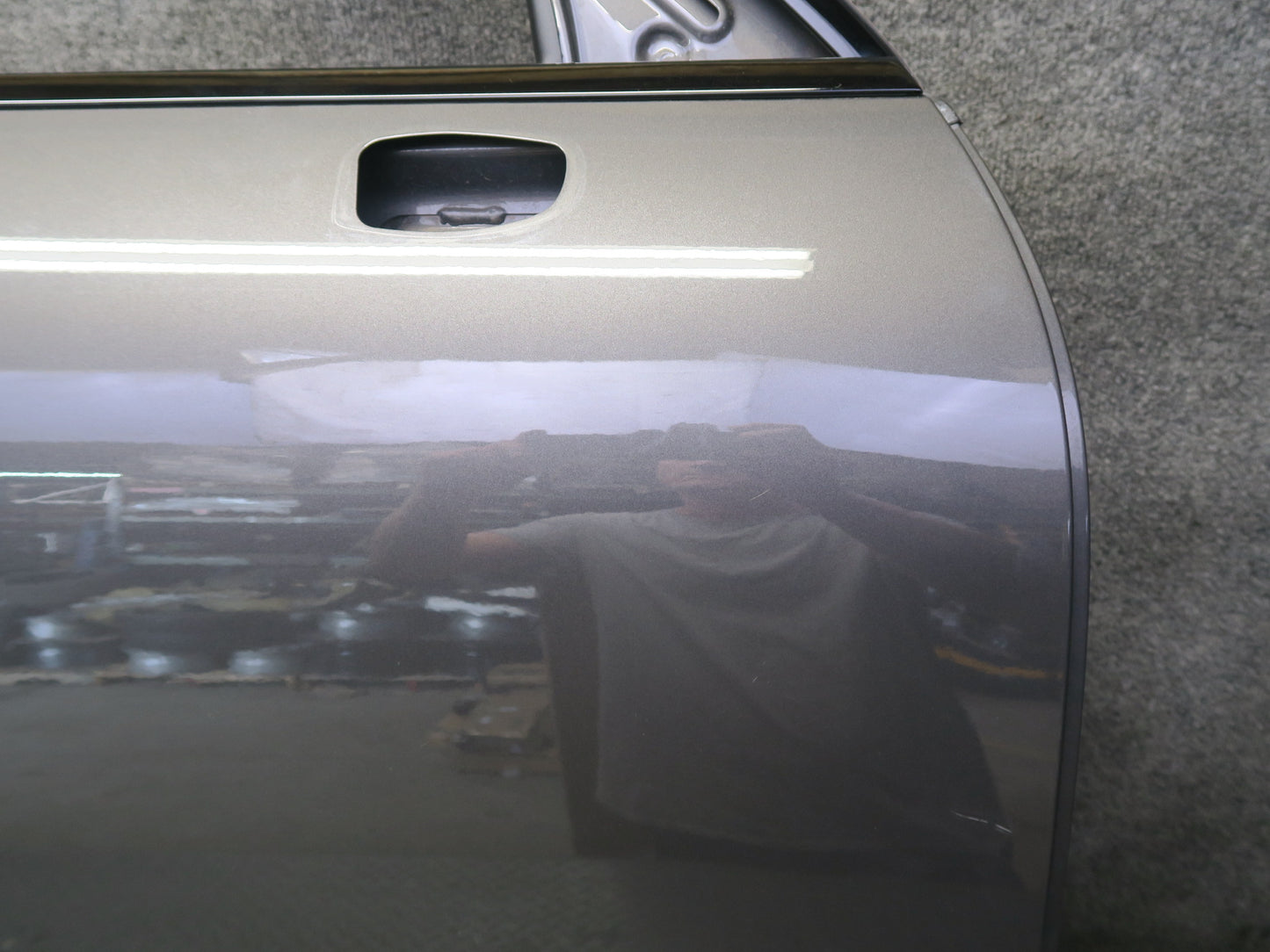 2015-2018 Porsche Macan Front Right Passenger Side Door Shell Panel Gray