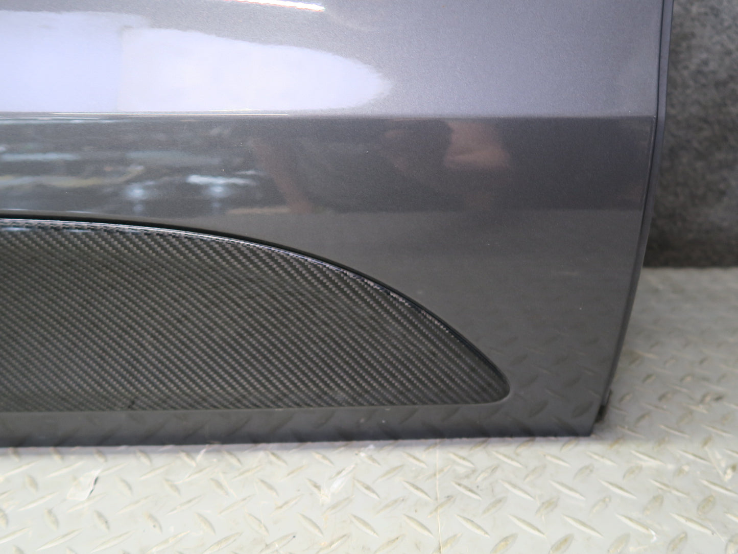 2015-2018 Porsche Macan Front Right Passenger Side Door Shell Panel Gray