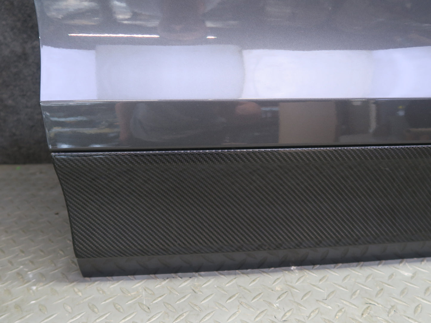 2015-2018 Porsche Macan Front Right Passenger Side Door Shell Panel Gray