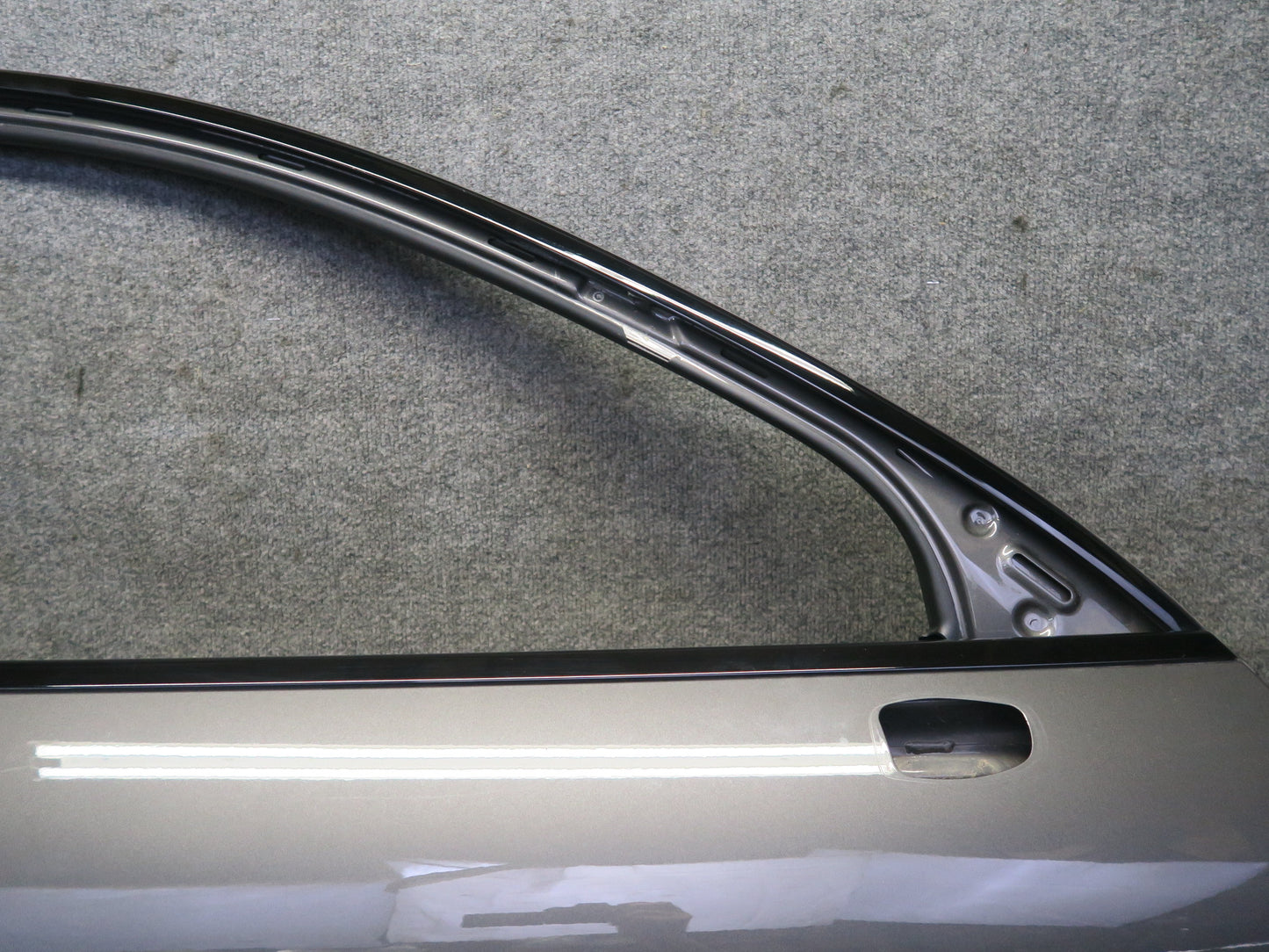 2015-2018 Porsche Macan Front Right Passenger Side Door Shell Panel Gray