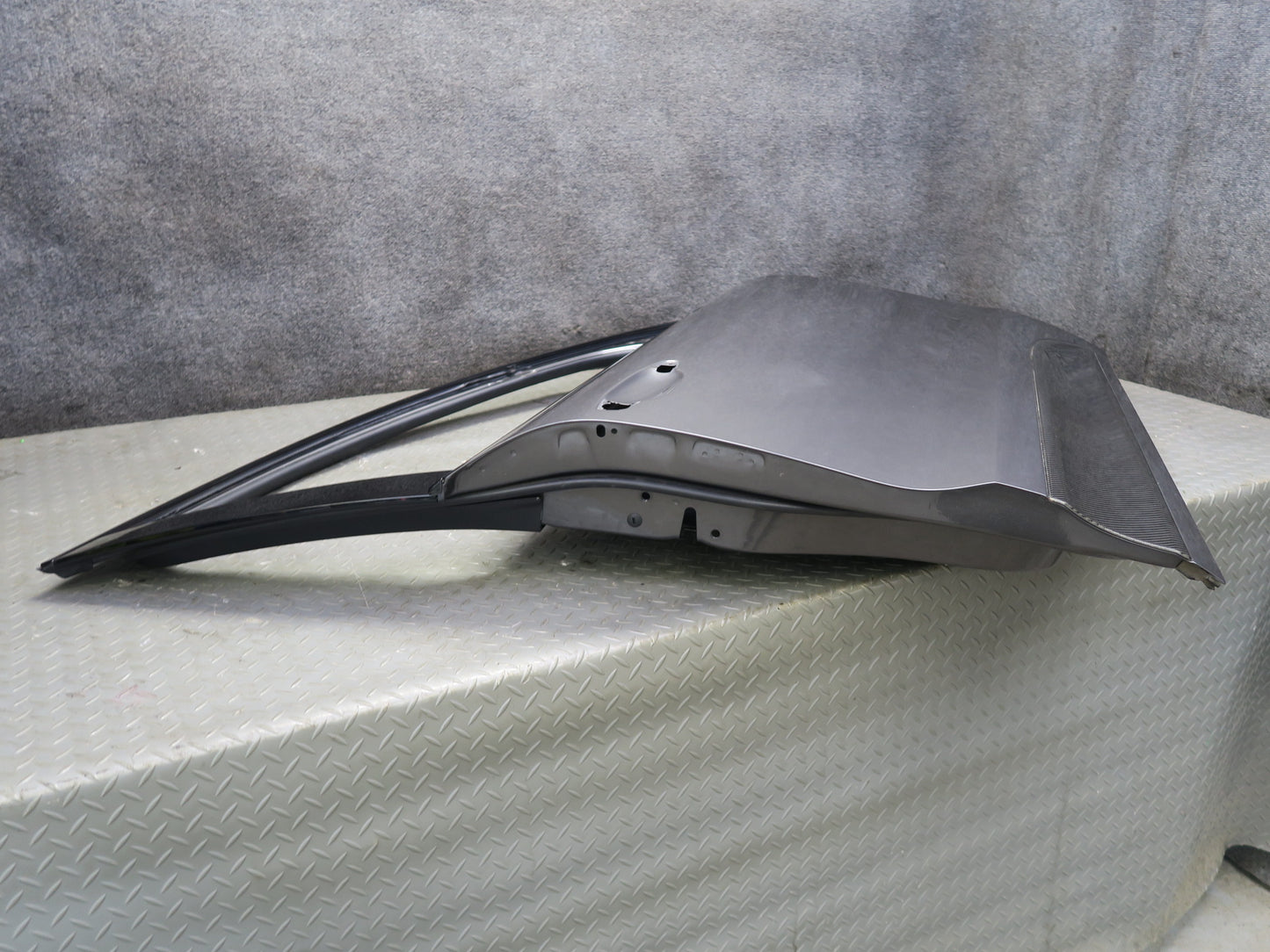 2015-2018 Porsche Macan Front Right Passenger Side Door Shell Panel Gray