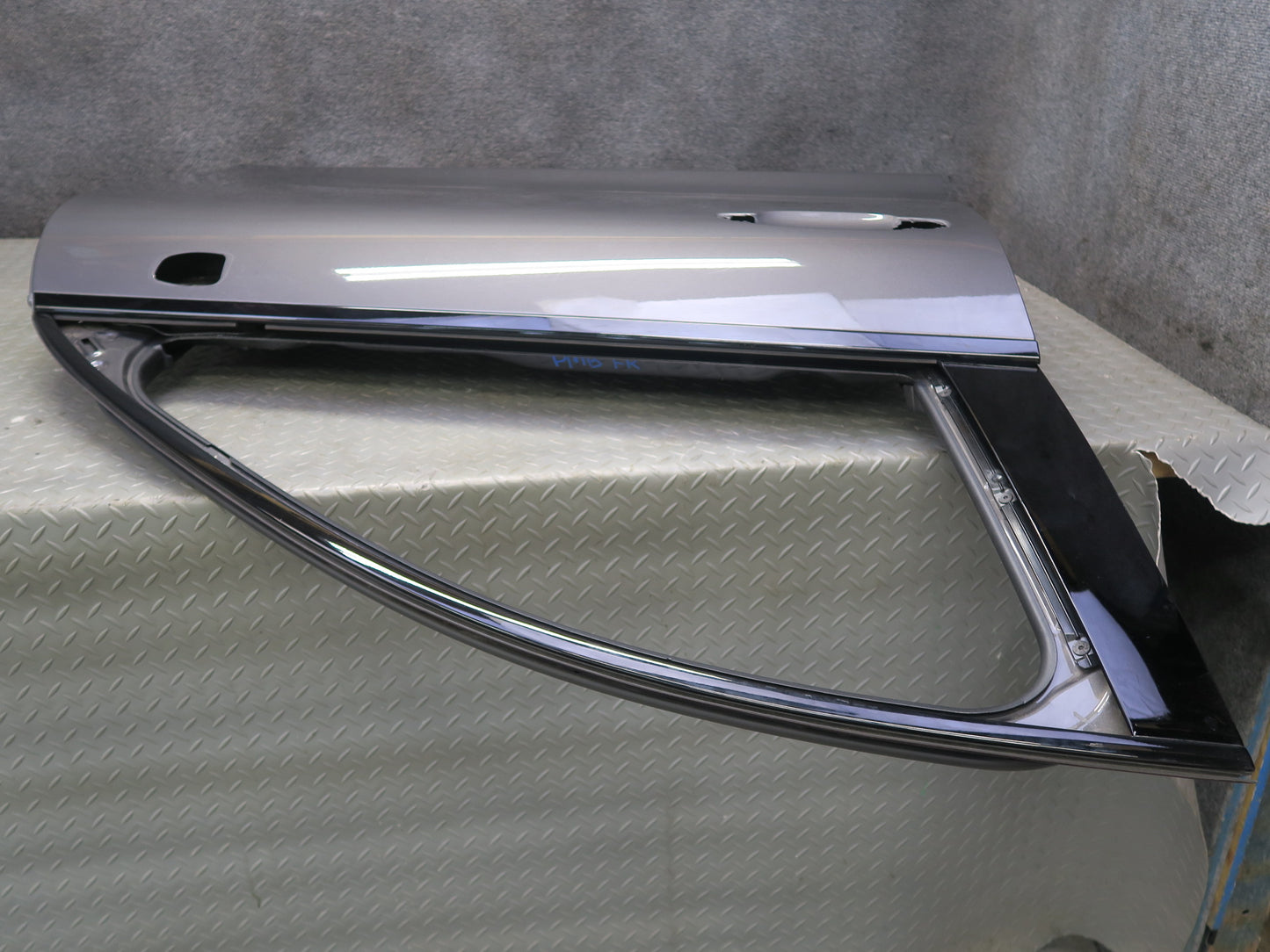 2015-2018 Porsche Macan Front Right Passenger Side Door Shell Panel Gray