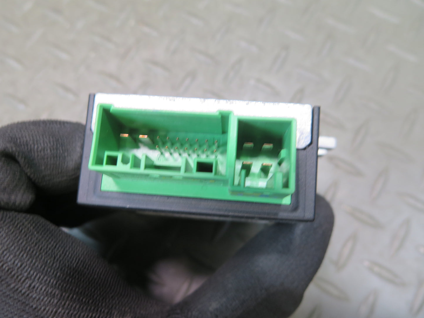 2006-2010 BMW E63 E64 M6 Fuel Pump Control Module 7834159