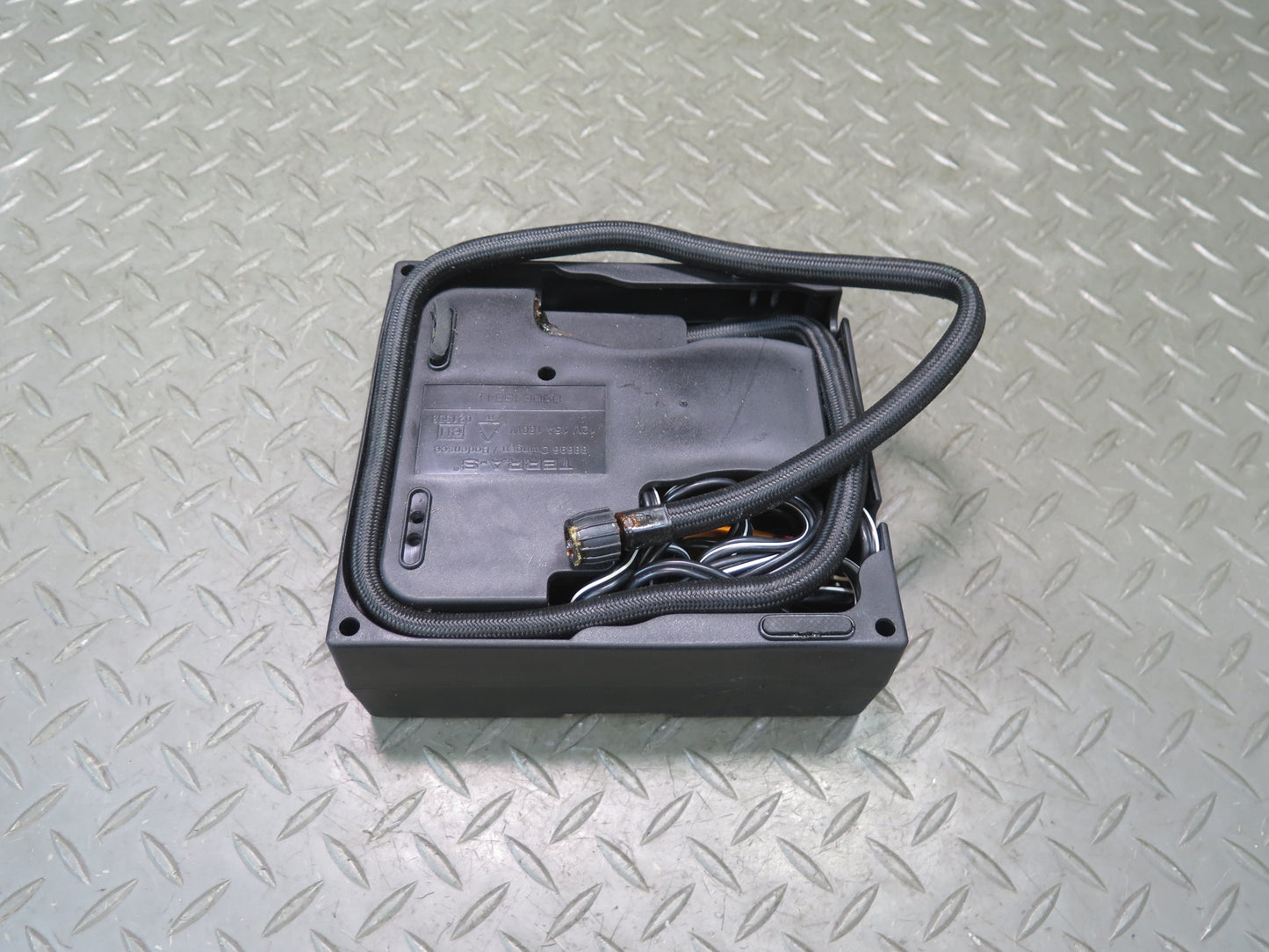 2006-2010 BMW E63 E64 M6 Tire Inflating Air Compressor Pump