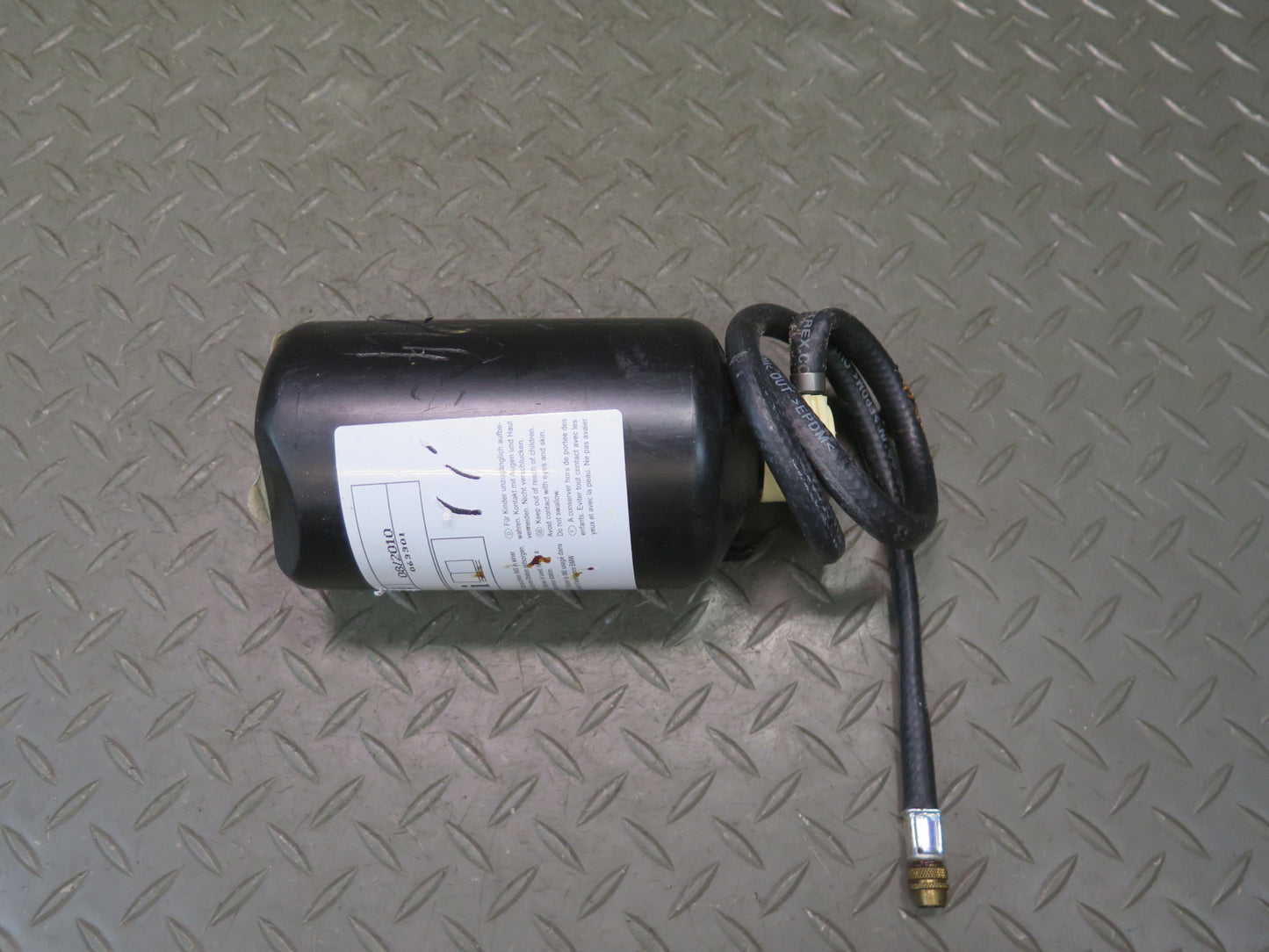 2006-2010 BMW E63 E64 M6 Tire Inflating Bottle Liquid Bottle