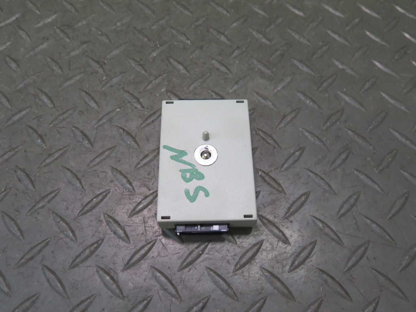2006-2010 BMW E64 M6 Convertible Radio Antenna Signal Suppression Filter Module