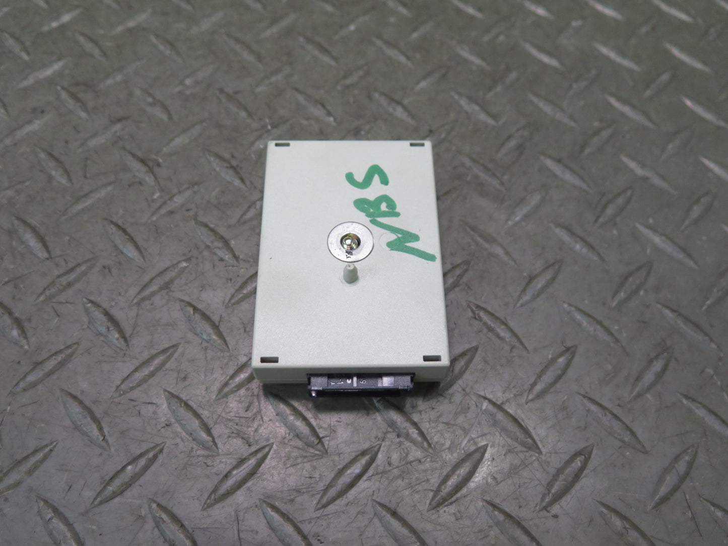 2006-2010 BMW E64 M6 Convertible Radio Antenna Signal Suppression Filter Module