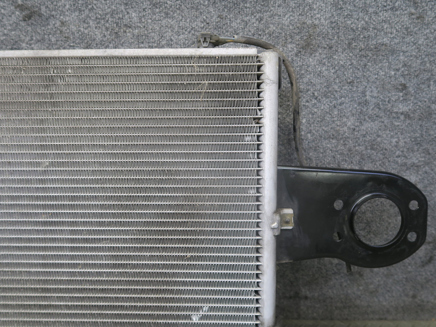 96-99 BMW E36 328iC Engine Cooling Fan Shroud w A/C Air Condition Condenser OEM