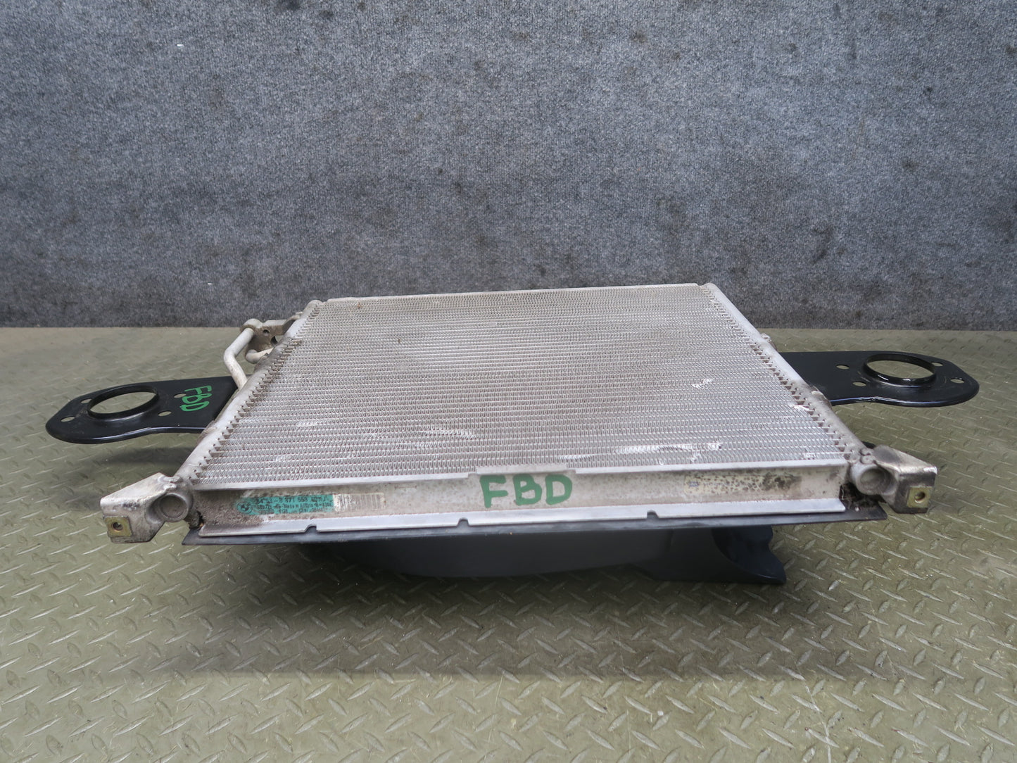 96-99 BMW E36 328iC Engine Cooling Fan Shroud w A/C Air Condition Condenser OEM