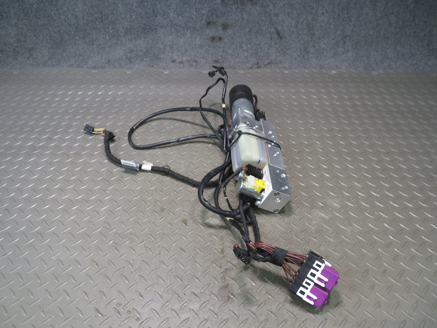 2006-2010 BMW E64 M6 Convertible TOP Roof Hydraulic Pump Motor