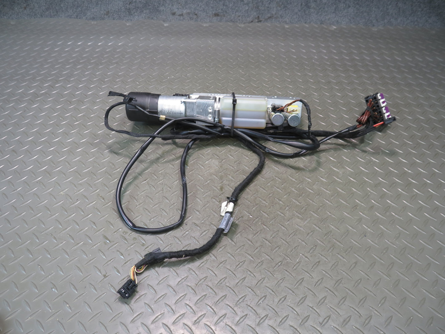 2006-2010 BMW E64 M6 Convertible TOP Roof Hydraulic Pump Motor
