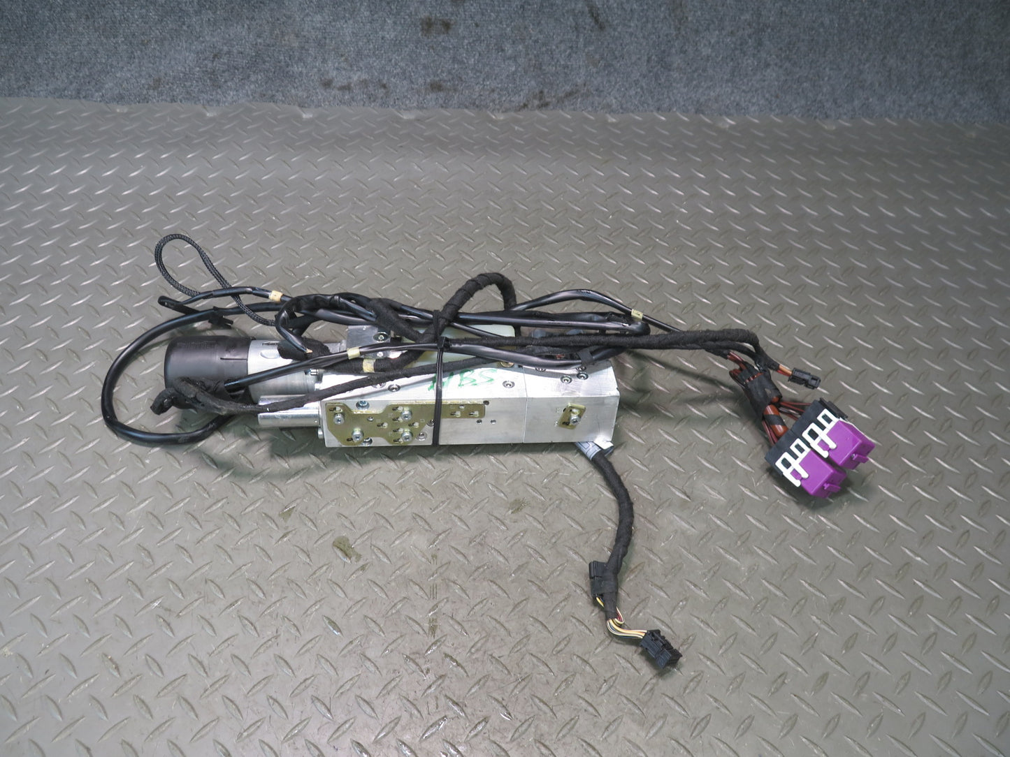 2006-2010 BMW E64 M6 Convertible TOP Roof Hydraulic Pump Motor