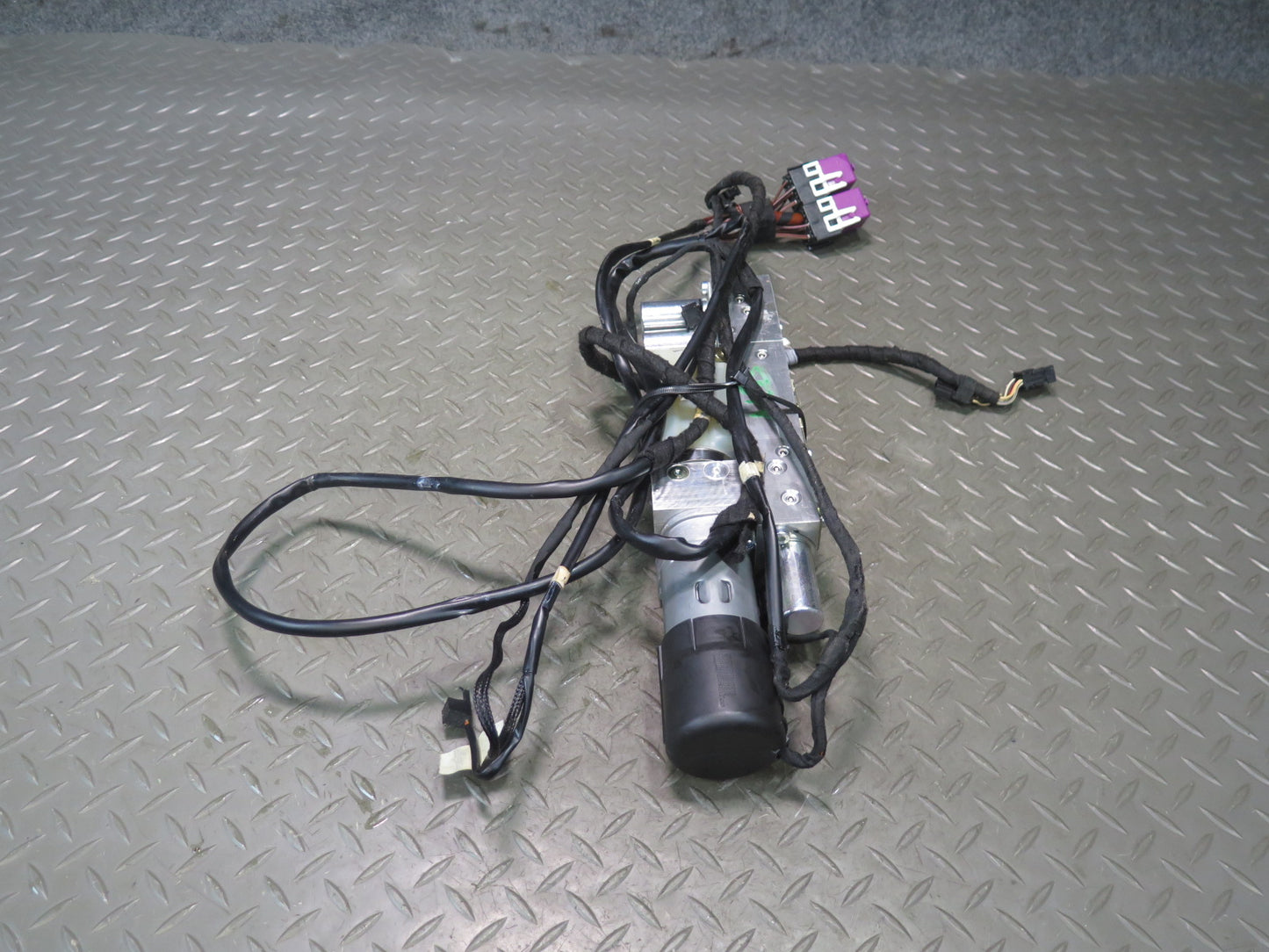 2006-2010 BMW E64 M6 Convertible TOP Roof Hydraulic Pump Motor