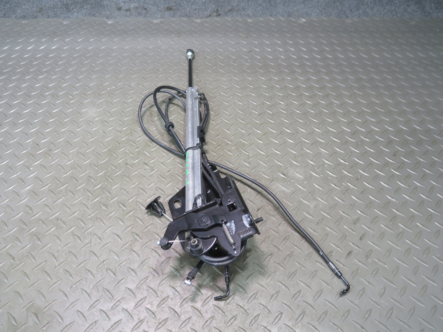 2006-2010 BMW E64 M6 Convertible TOP Roof Rear Left Hydraulic Cylinder
