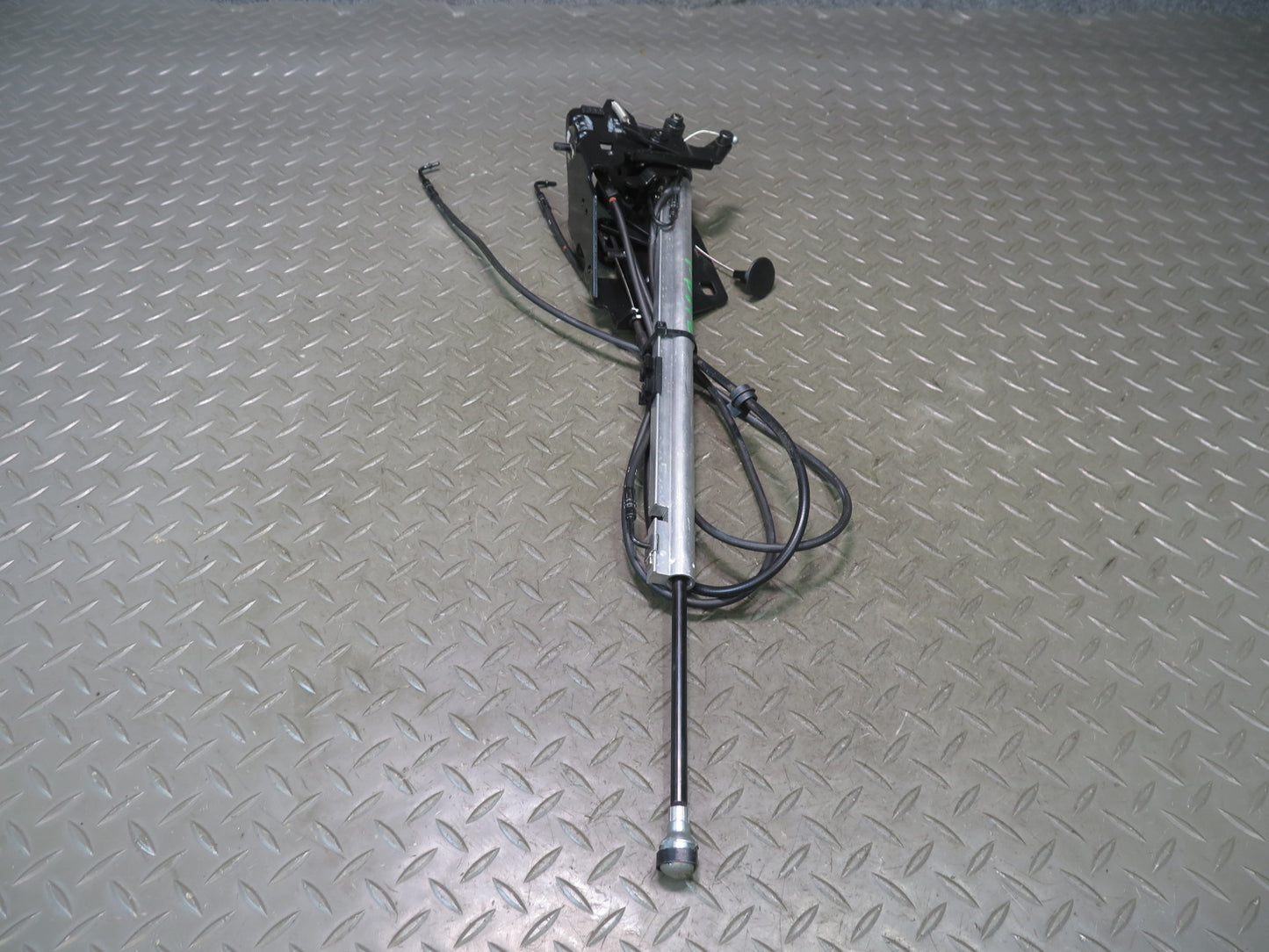 2006-2010 BMW E64 M6 Convertible TOP Roof Rear Left Hydraulic Cylinder